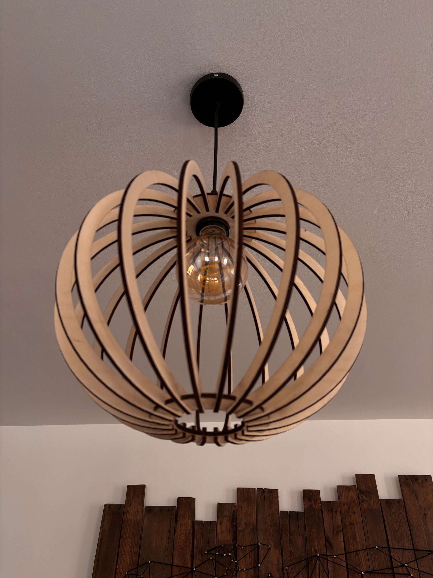 Lustre sphérique design en bois naturel