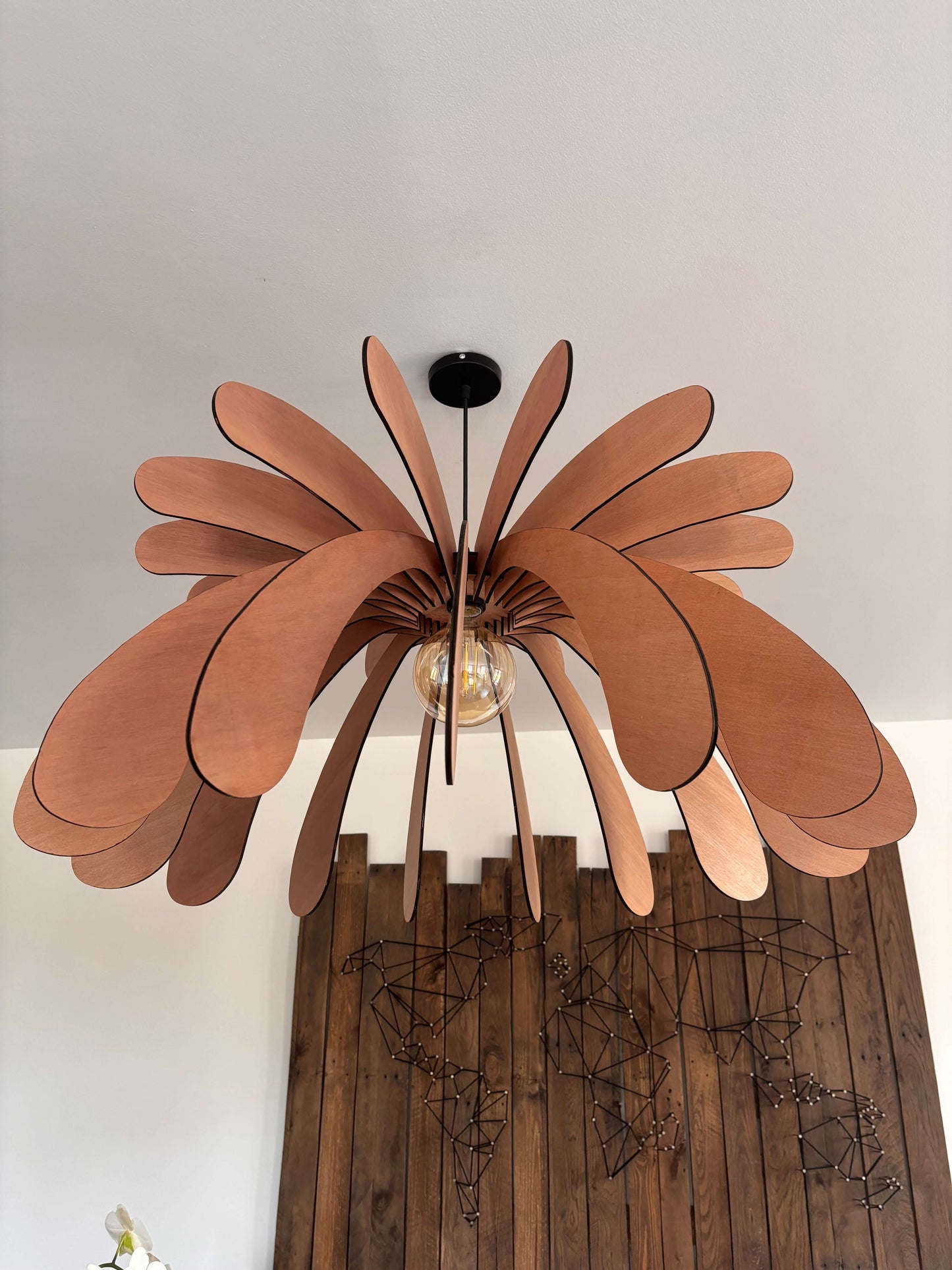 Lustre en bois floral - Éclairage naturel et élégant