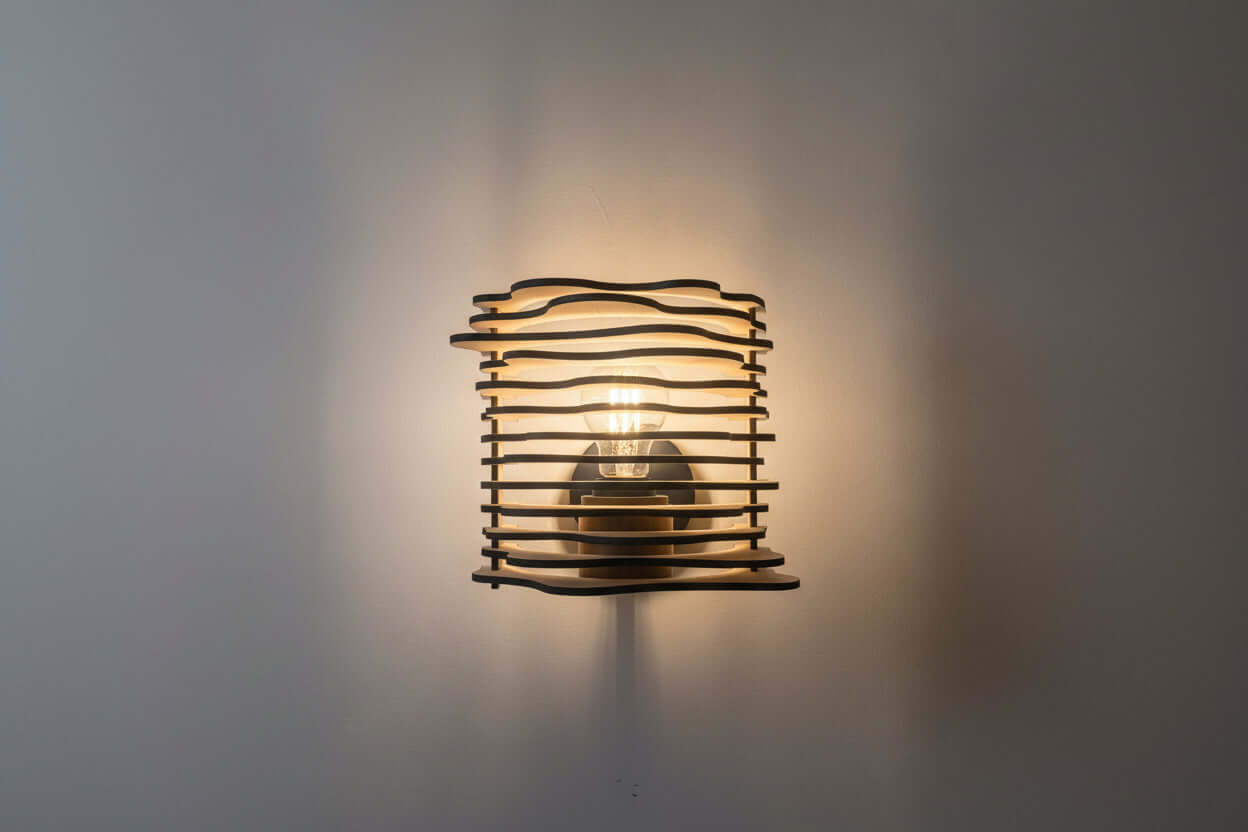 Applique Murale Vague en Bois – Luminaire Artisanal